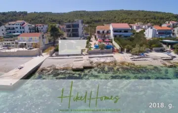 Bild... - 1. Reihe dirkt Meer mit 5 SZ, Pool, Jacuzzi, ... auf der Insel Ciovo (bei Trogir mit 2 Brücken)